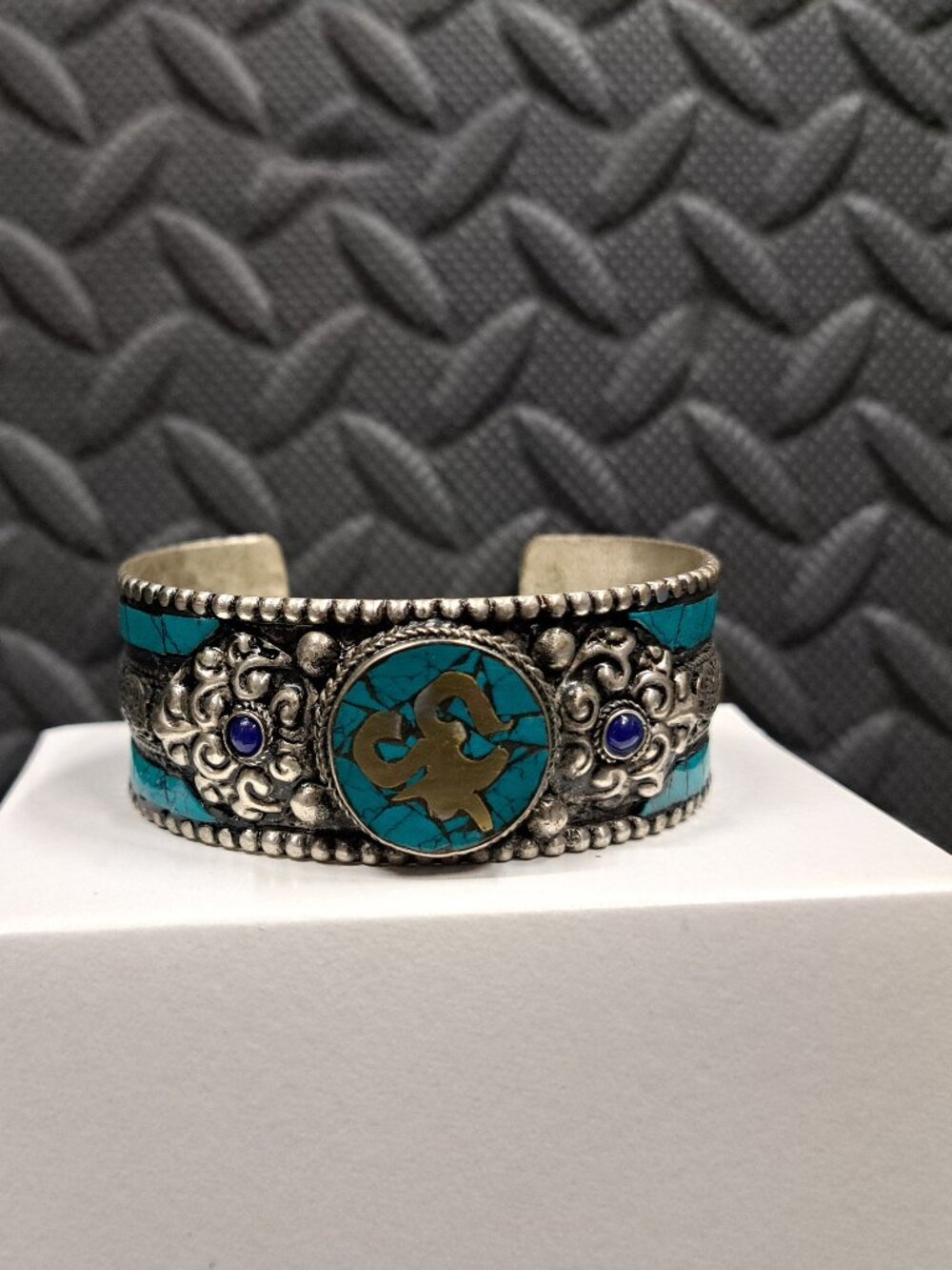 Vintage Tibetan Silver Cuff Bracelet – Hand-Engraved Dragon & Turquoise Mosaic